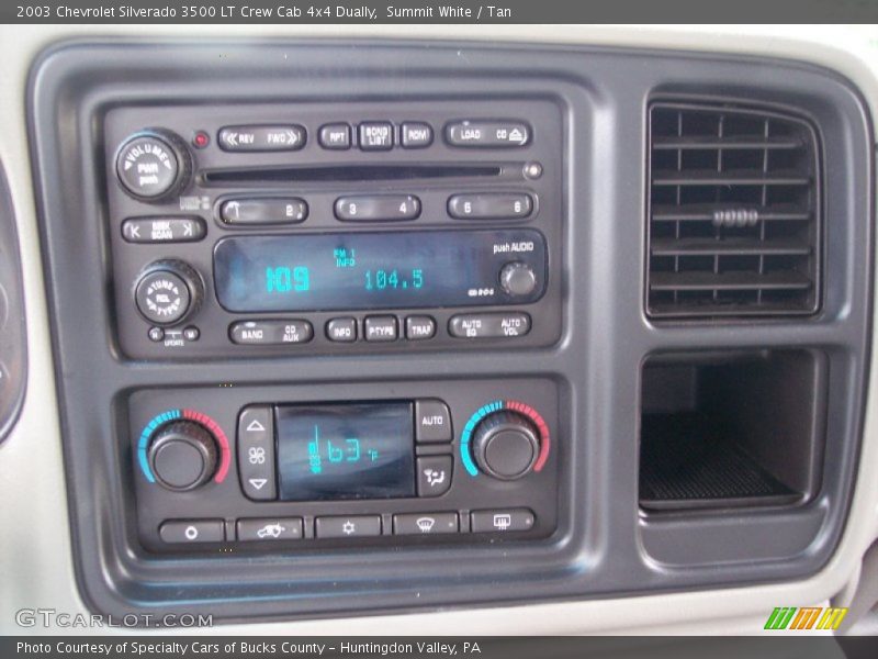 Controls of 2003 Silverado 3500 LT Crew Cab 4x4 Dually