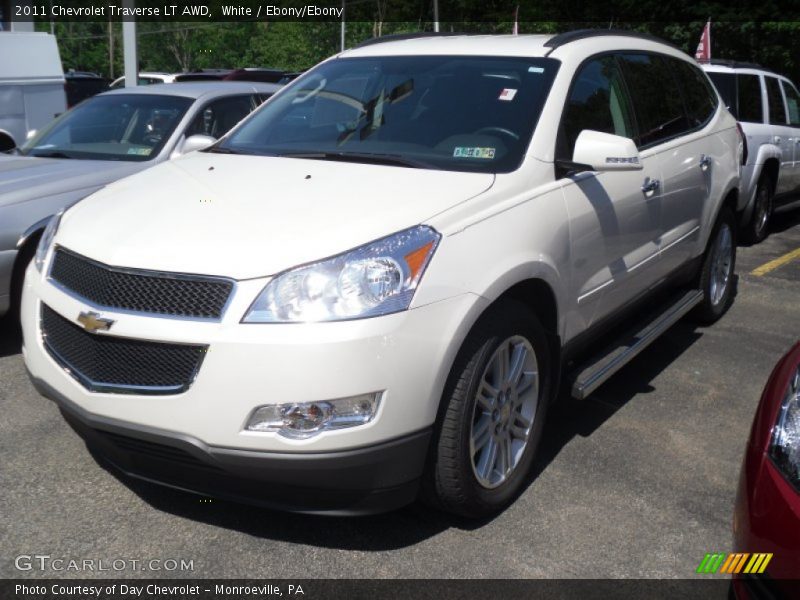 White / Ebony/Ebony 2011 Chevrolet Traverse LT AWD