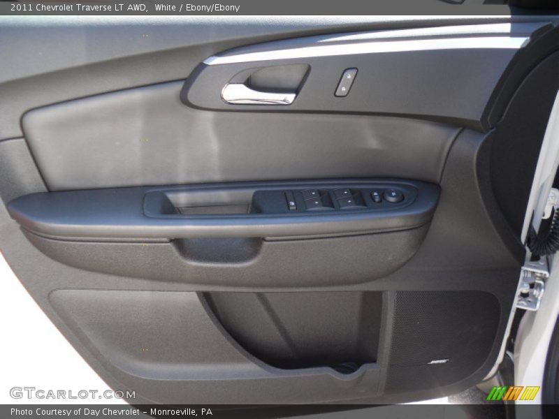 White / Ebony/Ebony 2011 Chevrolet Traverse LT AWD