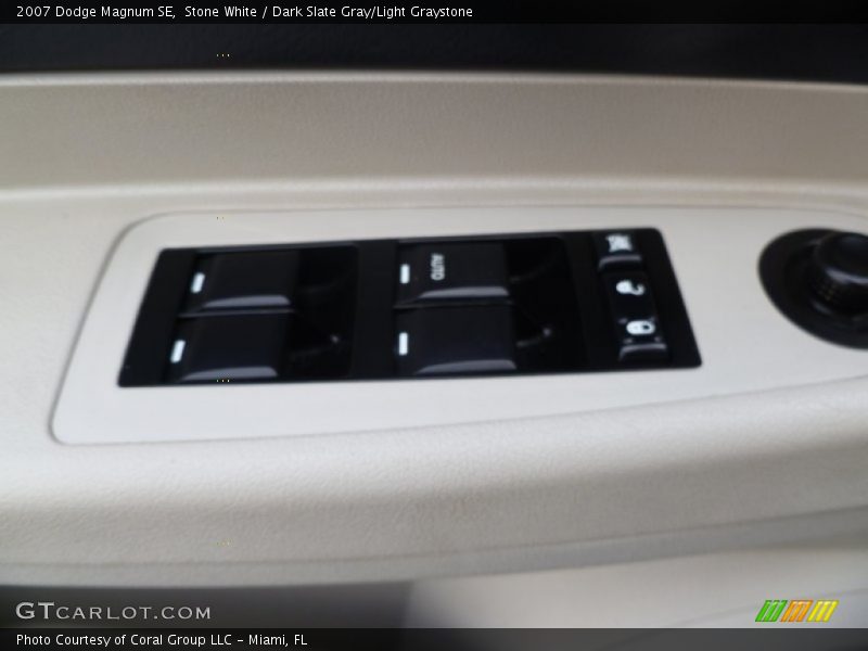 Stone White / Dark Slate Gray/Light Graystone 2007 Dodge Magnum SE