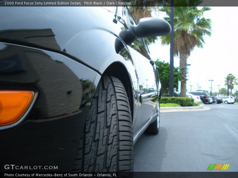 Pitch Black / Dark Charcoal 2000 Ford Focus Sony Limited Edition Sedan