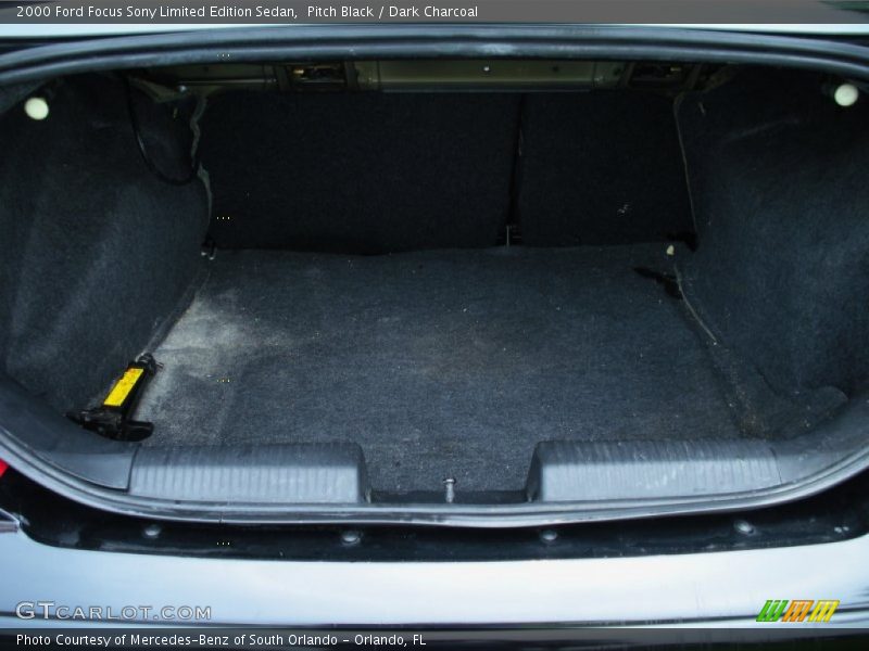  2000 Focus Sony Limited Edition Sedan Trunk