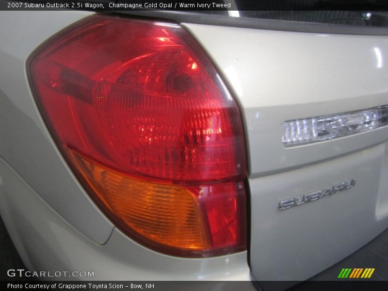 Champagne Gold Opal / Warm Ivory Tweed 2007 Subaru Outback 2.5i Wagon