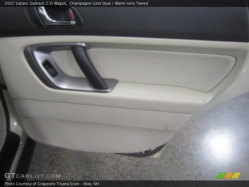 Champagne Gold Opal / Warm Ivory Tweed 2007 Subaru Outback 2.5i Wagon