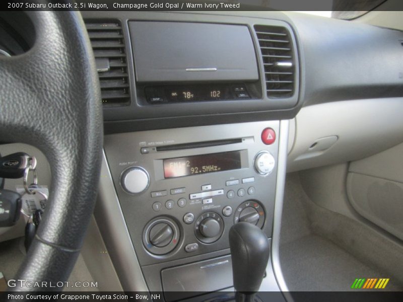 Champagne Gold Opal / Warm Ivory Tweed 2007 Subaru Outback 2.5i Wagon