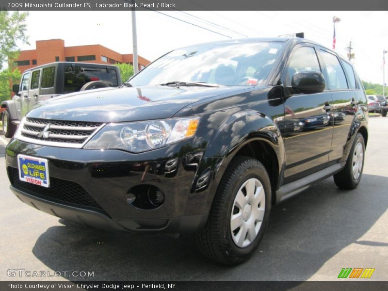 Labrador Black Pearl / Black 2009 Mitsubishi Outlander ES