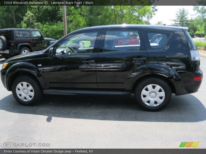 Labrador Black Pearl / Black 2009 Mitsubishi Outlander ES