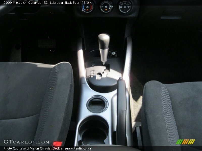 Labrador Black Pearl / Black 2009 Mitsubishi Outlander ES