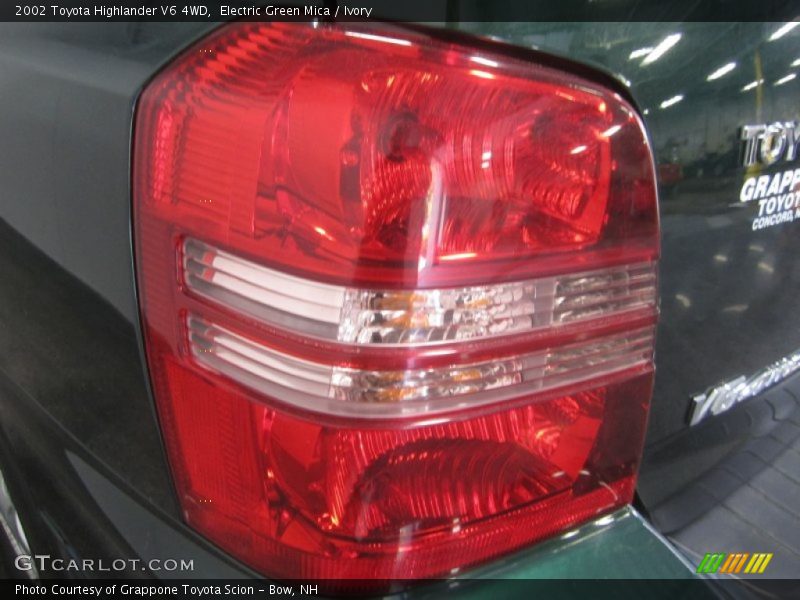 Electric Green Mica / Ivory 2002 Toyota Highlander V6 4WD