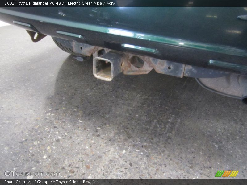 Electric Green Mica / Ivory 2002 Toyota Highlander V6 4WD