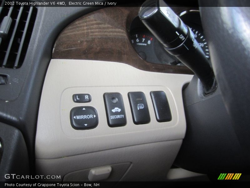 Electric Green Mica / Ivory 2002 Toyota Highlander V6 4WD