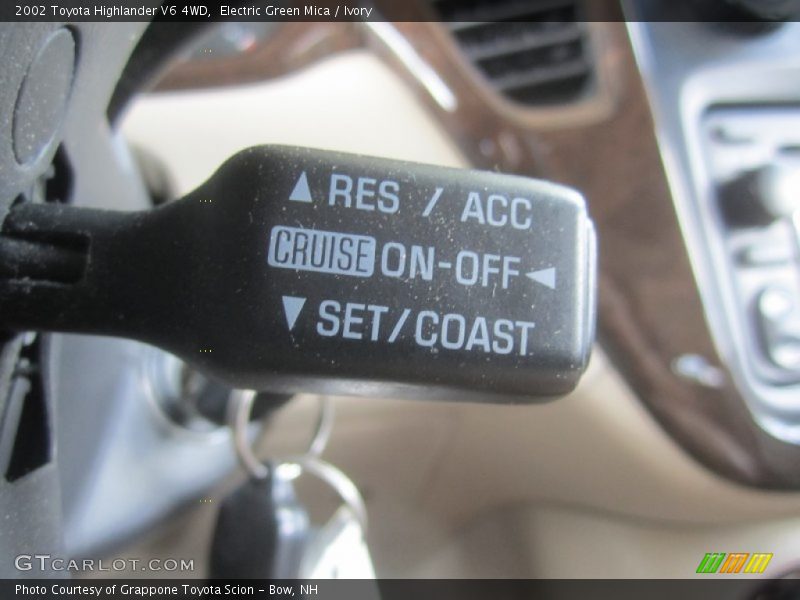 Electric Green Mica / Ivory 2002 Toyota Highlander V6 4WD