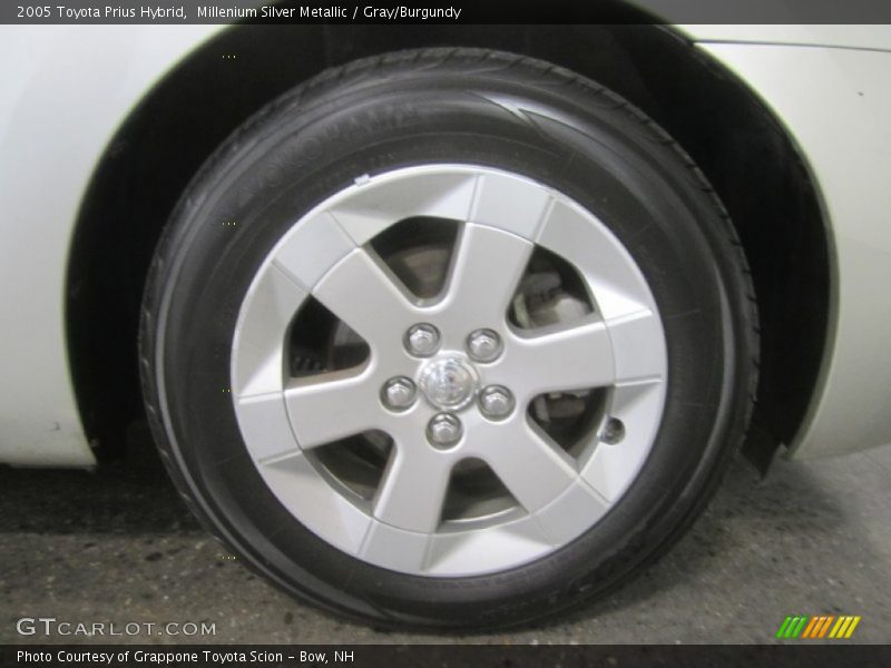 Millenium Silver Metallic / Gray/Burgundy 2005 Toyota Prius Hybrid