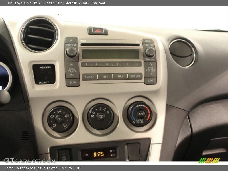 Classic Silver Metallic / Dark Charcoal 2009 Toyota Matrix S