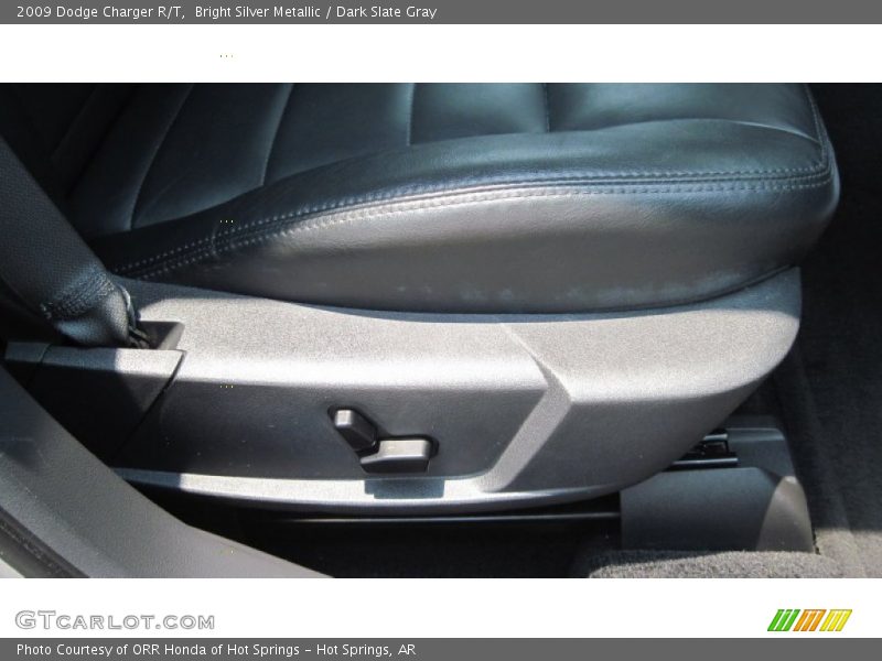 Bright Silver Metallic / Dark Slate Gray 2009 Dodge Charger R/T