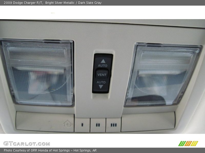 Bright Silver Metallic / Dark Slate Gray 2009 Dodge Charger R/T