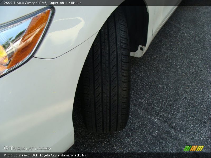 Super White / Bisque 2009 Toyota Camry XLE V6