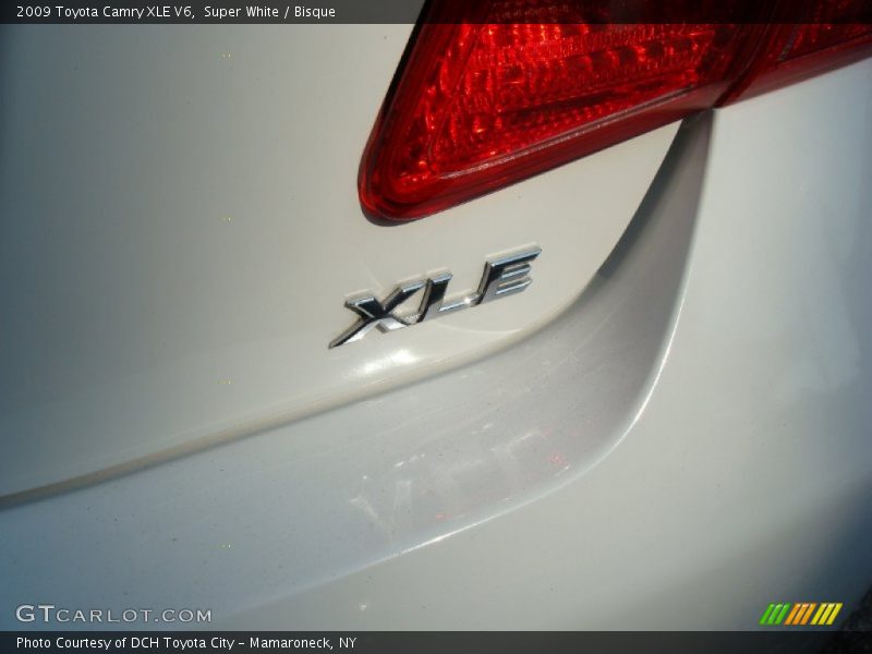 Super White / Bisque 2009 Toyota Camry XLE V6