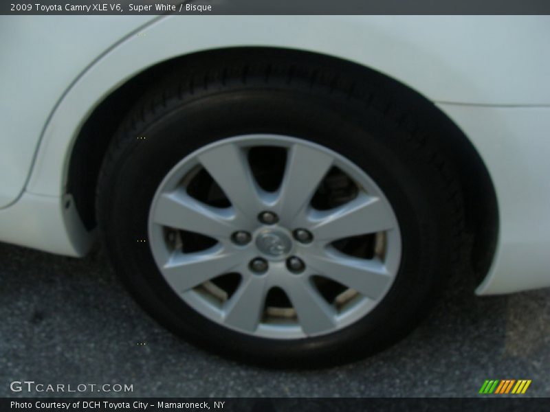 Super White / Bisque 2009 Toyota Camry XLE V6