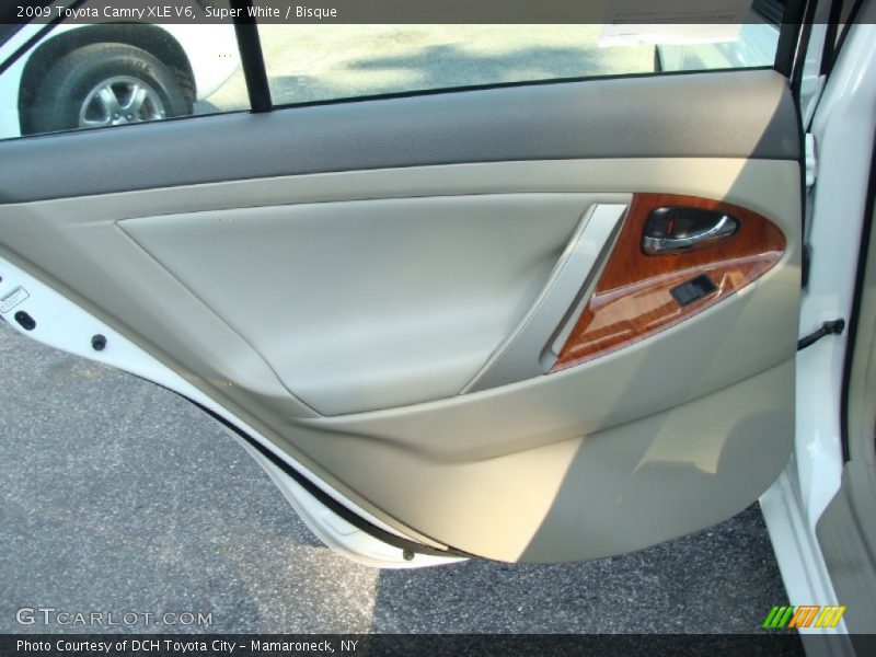 Super White / Bisque 2009 Toyota Camry XLE V6