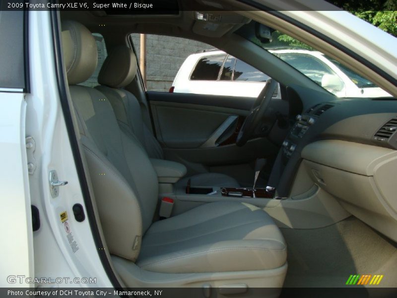 Super White / Bisque 2009 Toyota Camry XLE V6