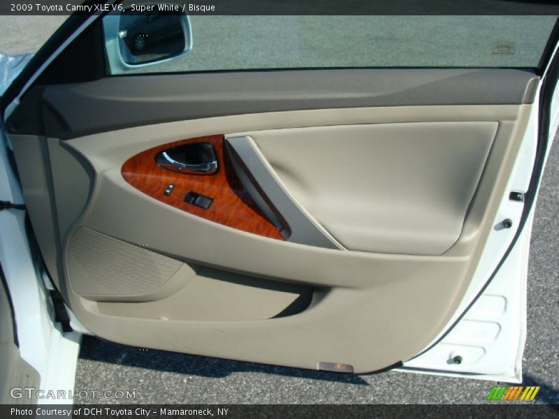 Super White / Bisque 2009 Toyota Camry XLE V6