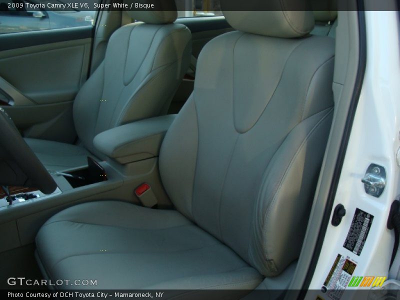 Super White / Bisque 2009 Toyota Camry XLE V6