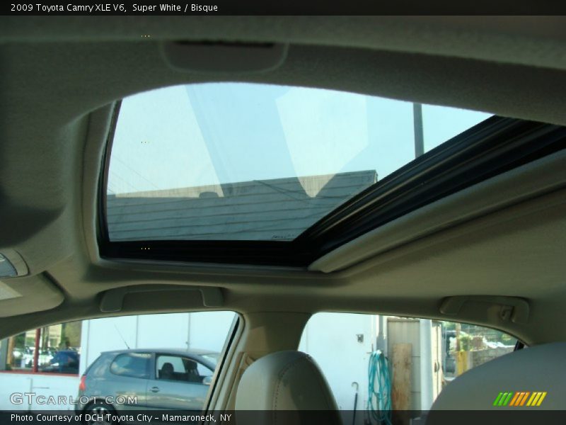 Super White / Bisque 2009 Toyota Camry XLE V6