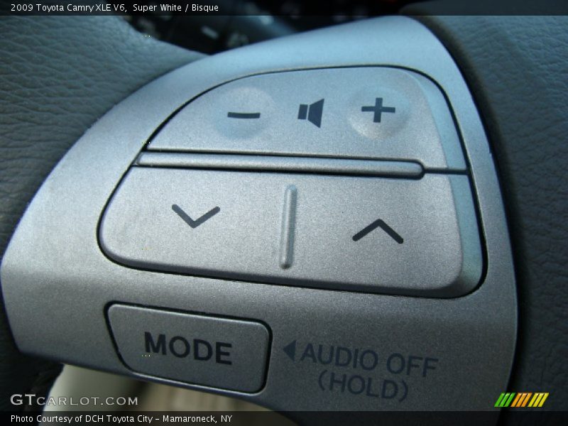 Super White / Bisque 2009 Toyota Camry XLE V6