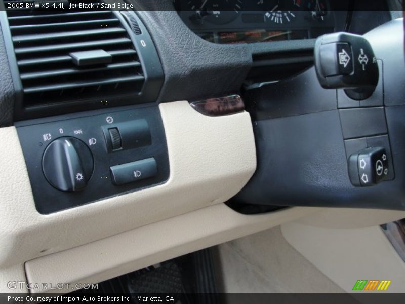 Jet Black / Sand Beige 2005 BMW X5 4.4i