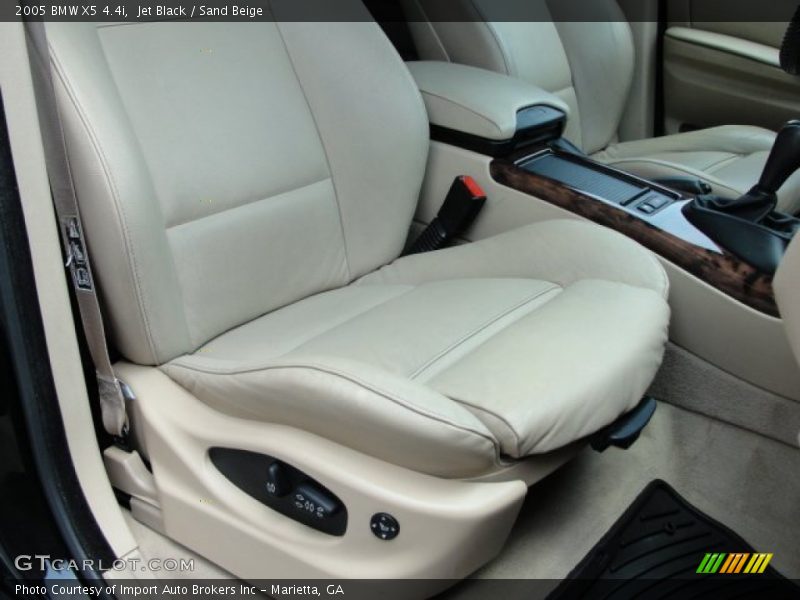 Jet Black / Sand Beige 2005 BMW X5 4.4i