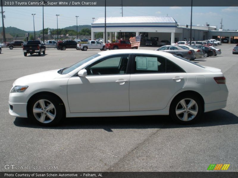 Super White / Dark Charcoal 2010 Toyota Camry SE