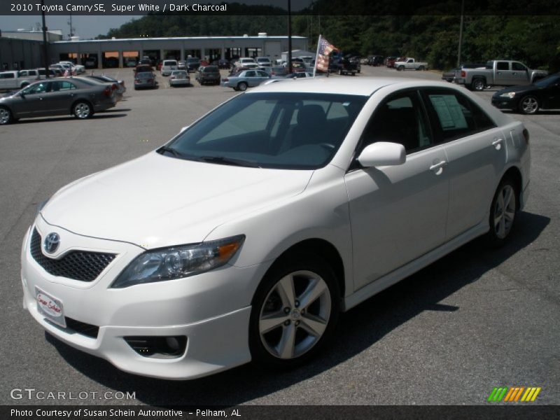 Super White / Dark Charcoal 2010 Toyota Camry SE