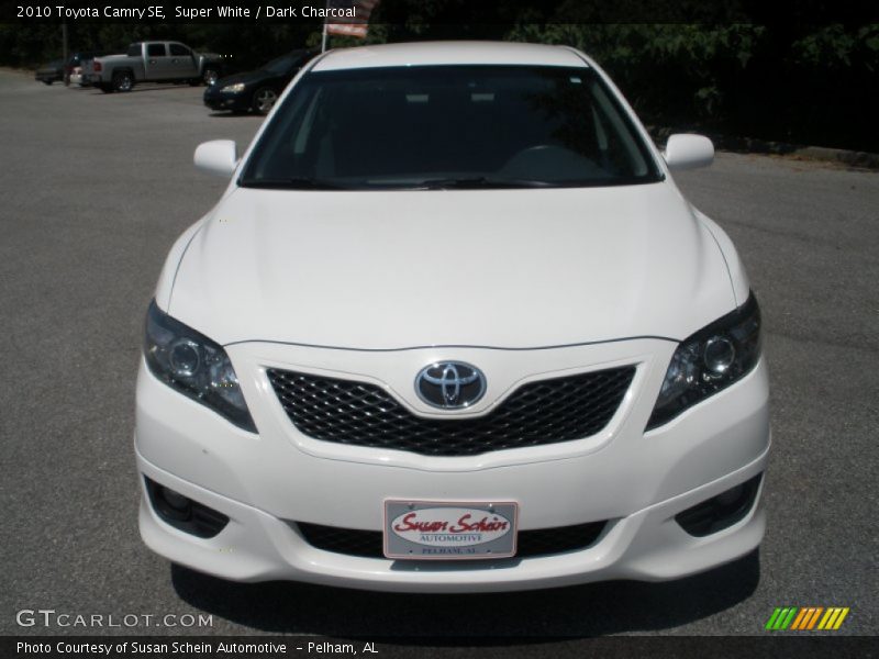 Super White / Dark Charcoal 2010 Toyota Camry SE