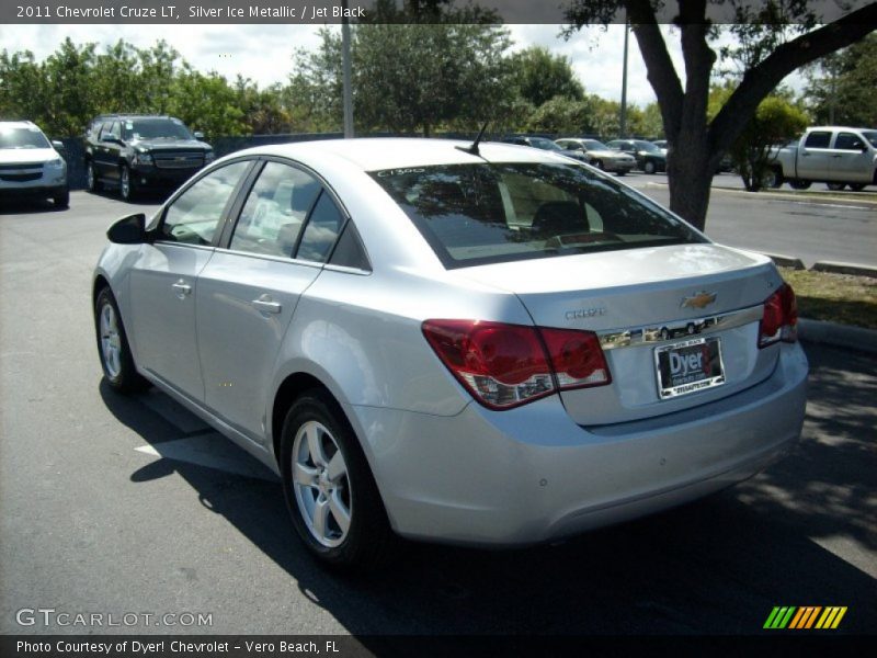 Silver Ice Metallic / Jet Black 2011 Chevrolet Cruze LT