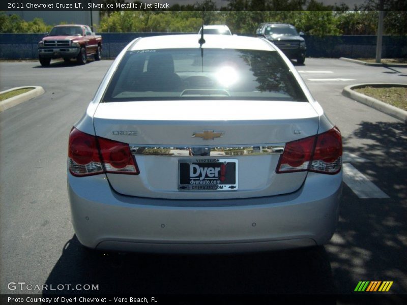 Silver Ice Metallic / Jet Black 2011 Chevrolet Cruze LT