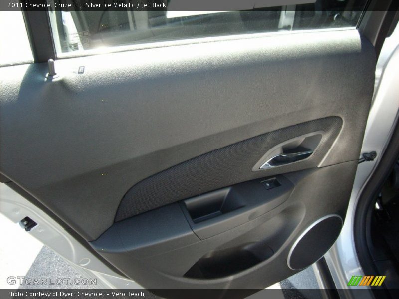 Silver Ice Metallic / Jet Black 2011 Chevrolet Cruze LT