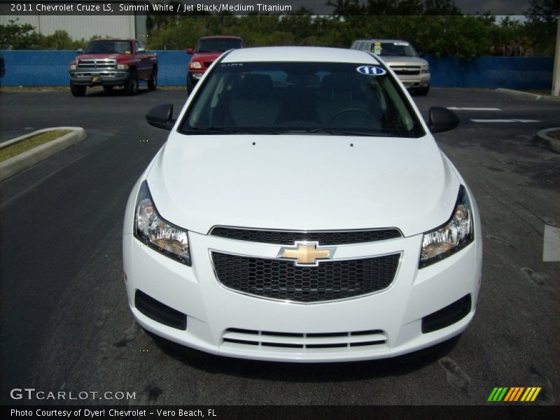 Summit White / Jet Black/Medium Titanium 2011 Chevrolet Cruze LS