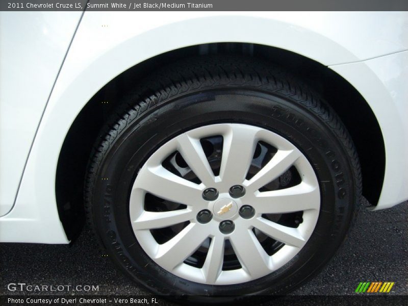 Summit White / Jet Black/Medium Titanium 2011 Chevrolet Cruze LS