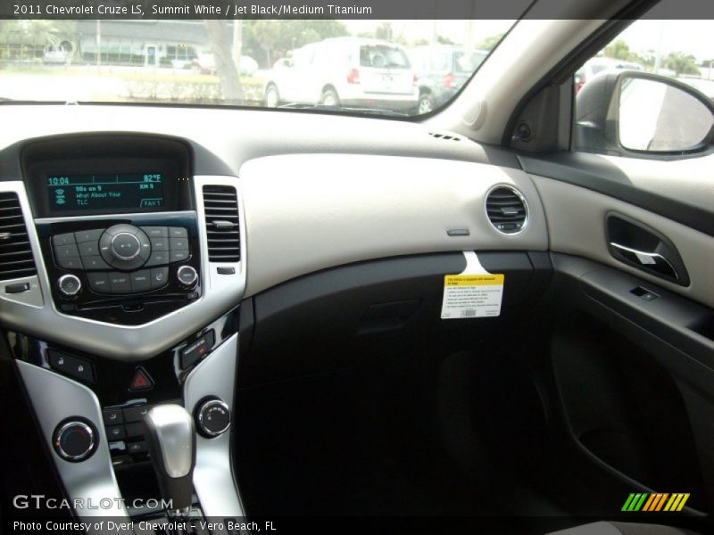 Summit White / Jet Black/Medium Titanium 2011 Chevrolet Cruze LS