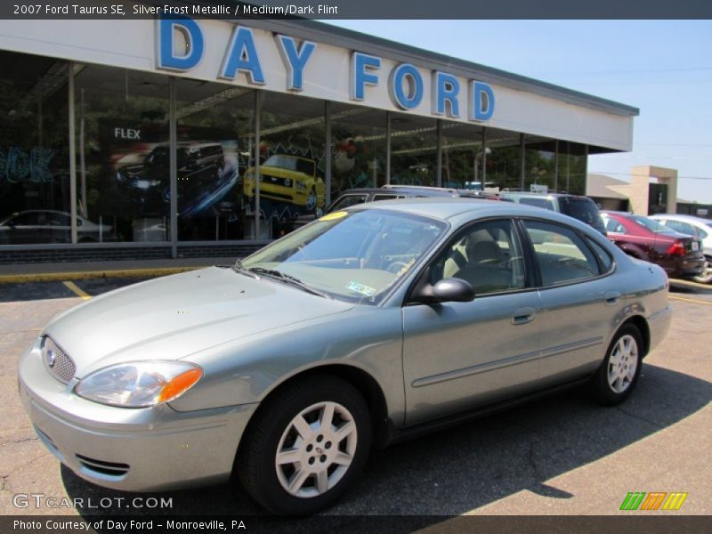 Silver Frost Metallic / Medium/Dark Flint 2007 Ford Taurus SE