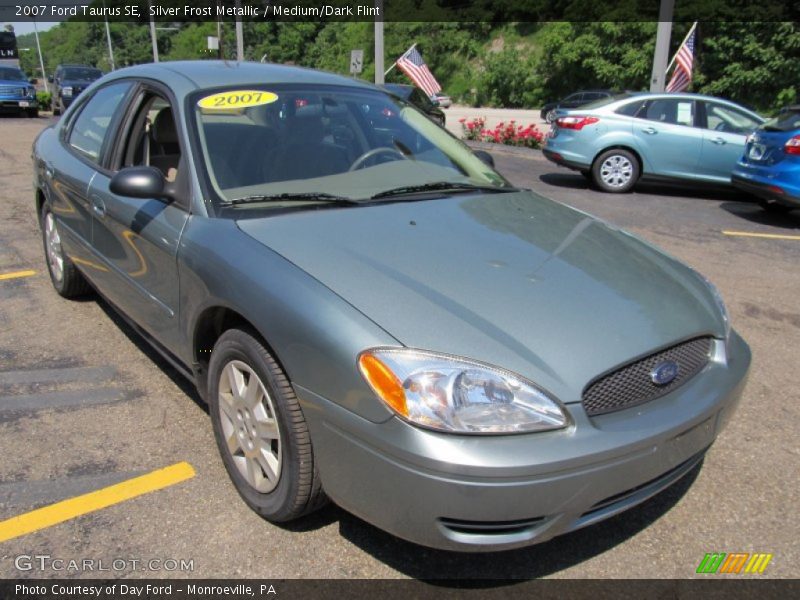 Silver Frost Metallic / Medium/Dark Flint 2007 Ford Taurus SE
