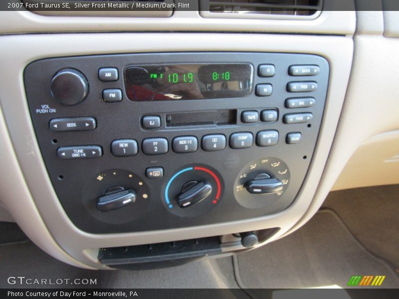 Silver Frost Metallic / Medium/Dark Flint 2007 Ford Taurus SE