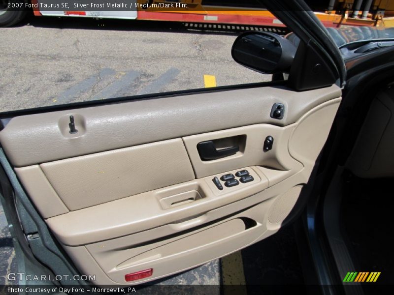 Silver Frost Metallic / Medium/Dark Flint 2007 Ford Taurus SE