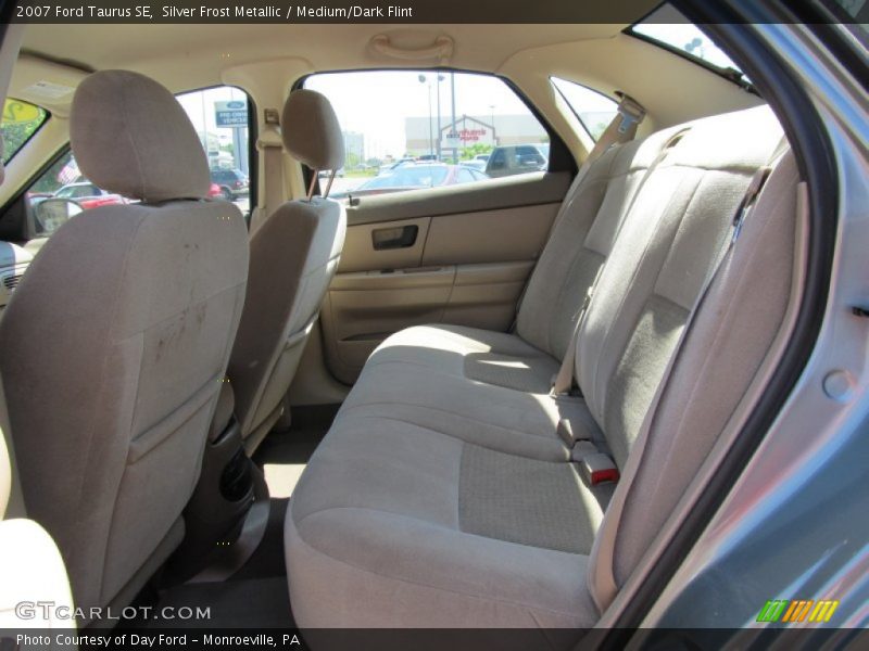 Silver Frost Metallic / Medium/Dark Flint 2007 Ford Taurus SE