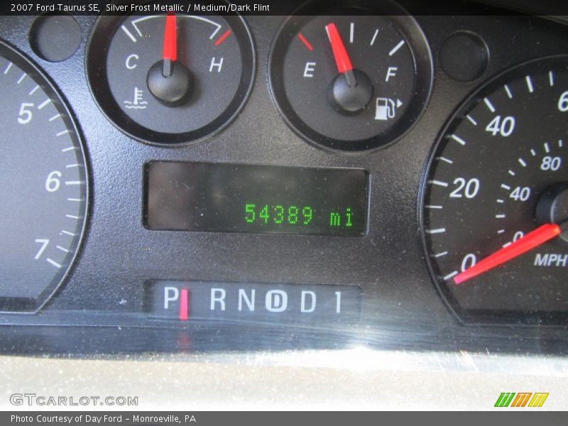 Silver Frost Metallic / Medium/Dark Flint 2007 Ford Taurus SE