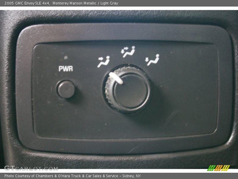 Monterey Maroon Metallic / Light Gray 2005 GMC Envoy SLE 4x4