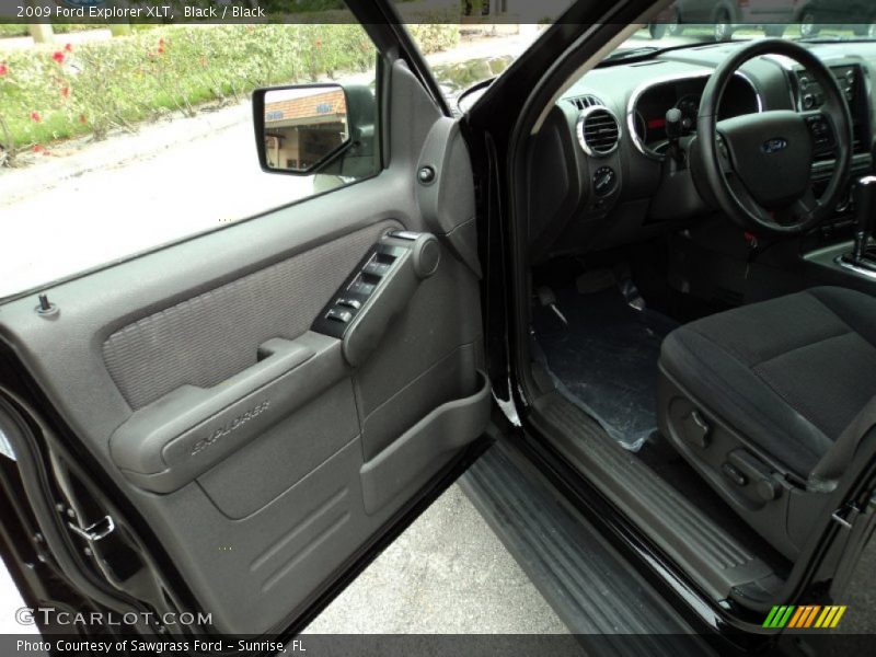  2009 Explorer XLT Black Interior