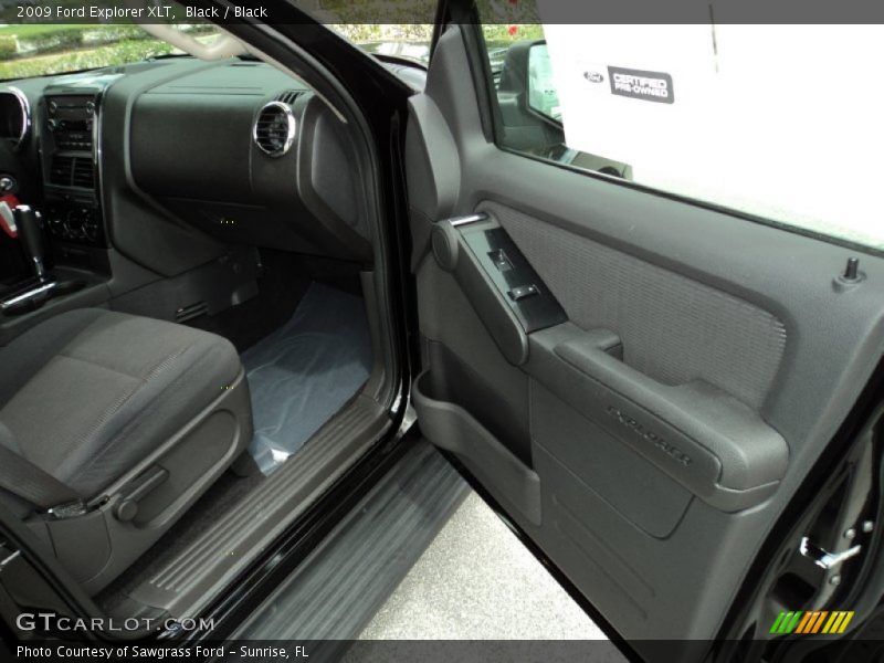 Door Panel of 2009 Explorer XLT