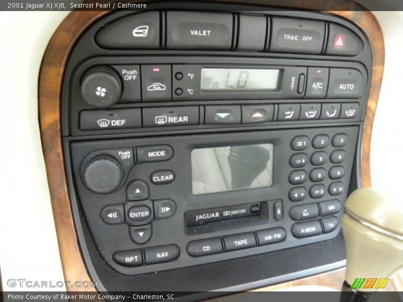 Controls of 2001 XJ XJ8